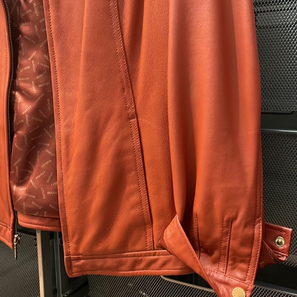 Leather jacket - Picture 4 of 5